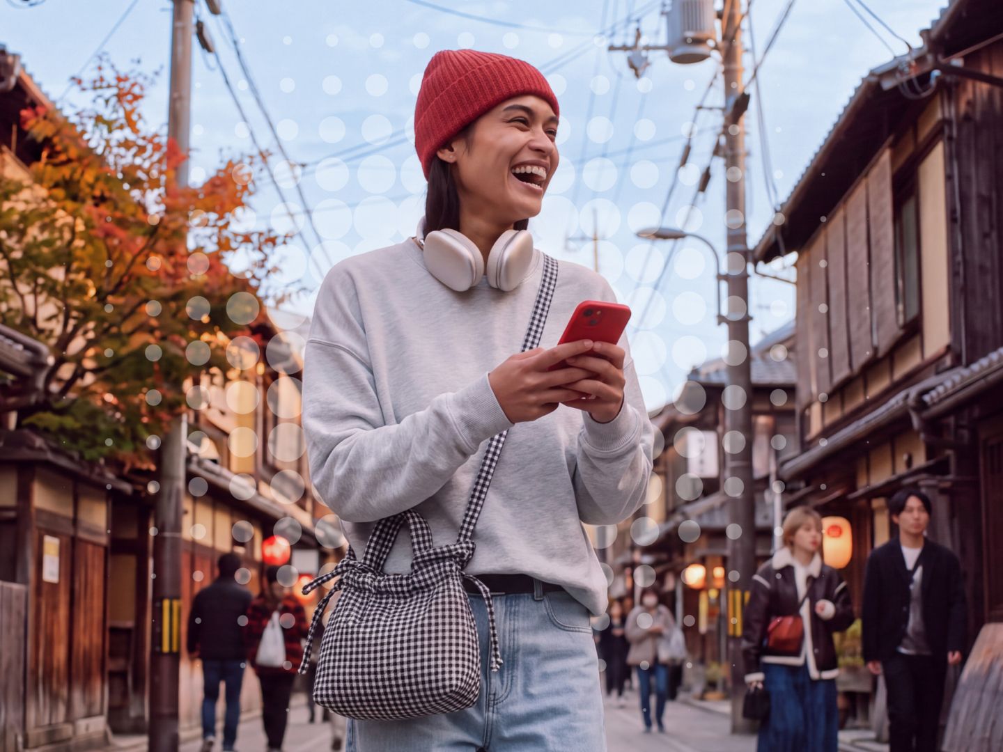 Une femme avec son téléphone
